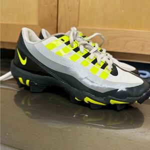 Boys Nike cleats 2.5